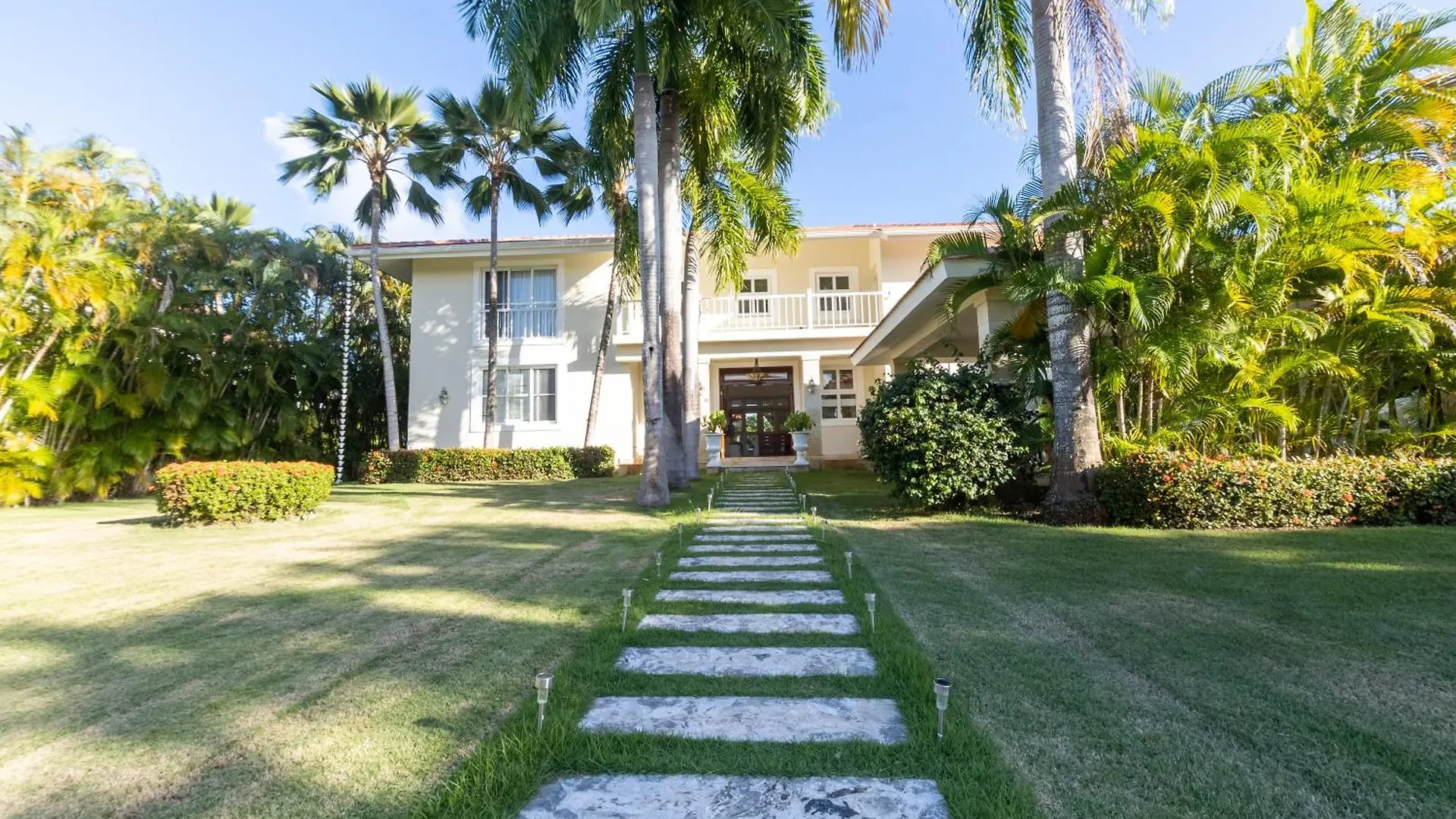 Villa 6 Bedrooms And Pool Punta Cana Resort